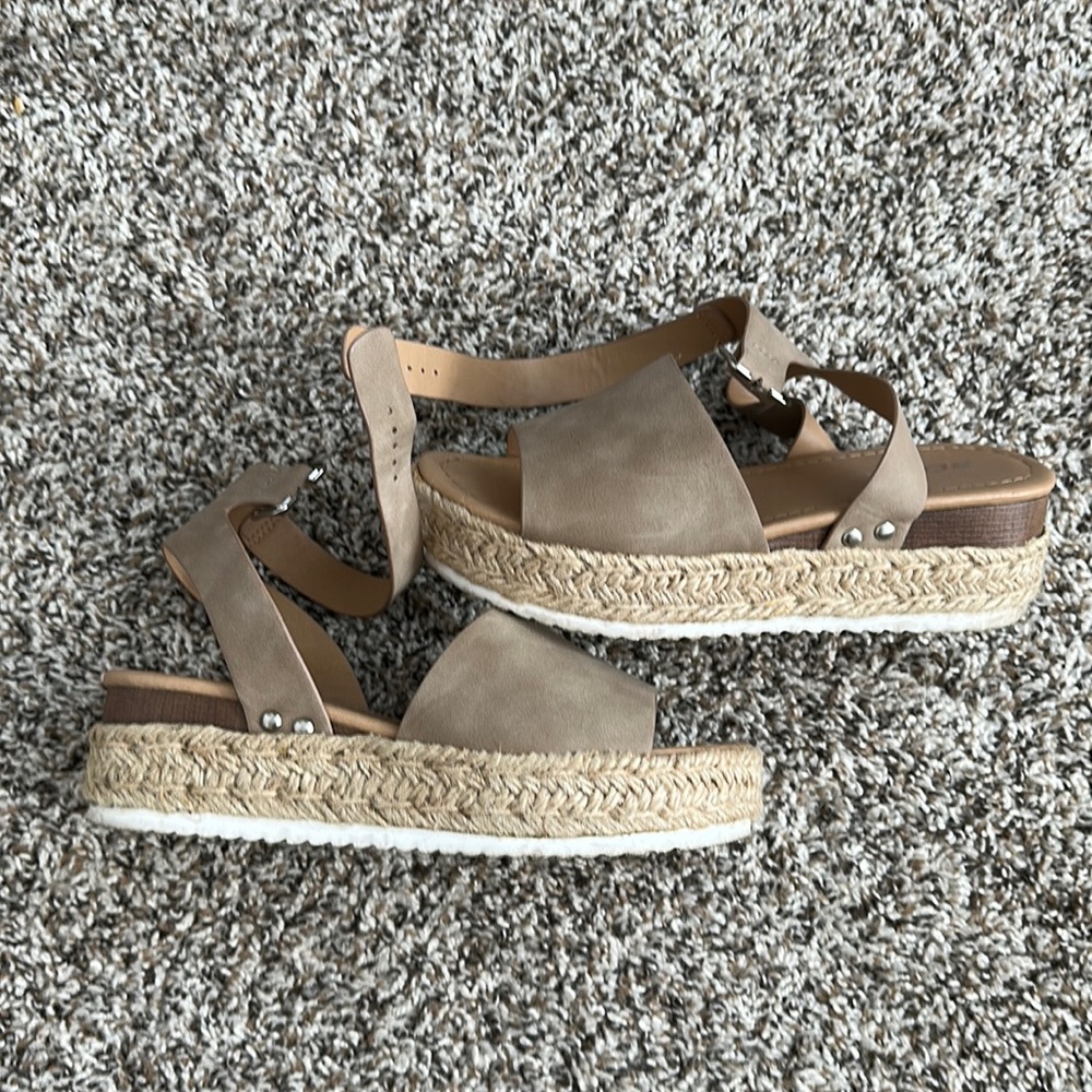 Sandal platform